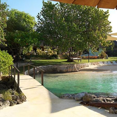 Amanoka Exclusive Villa With Private Beach & Gazebo Discovery Bay Exterior foto