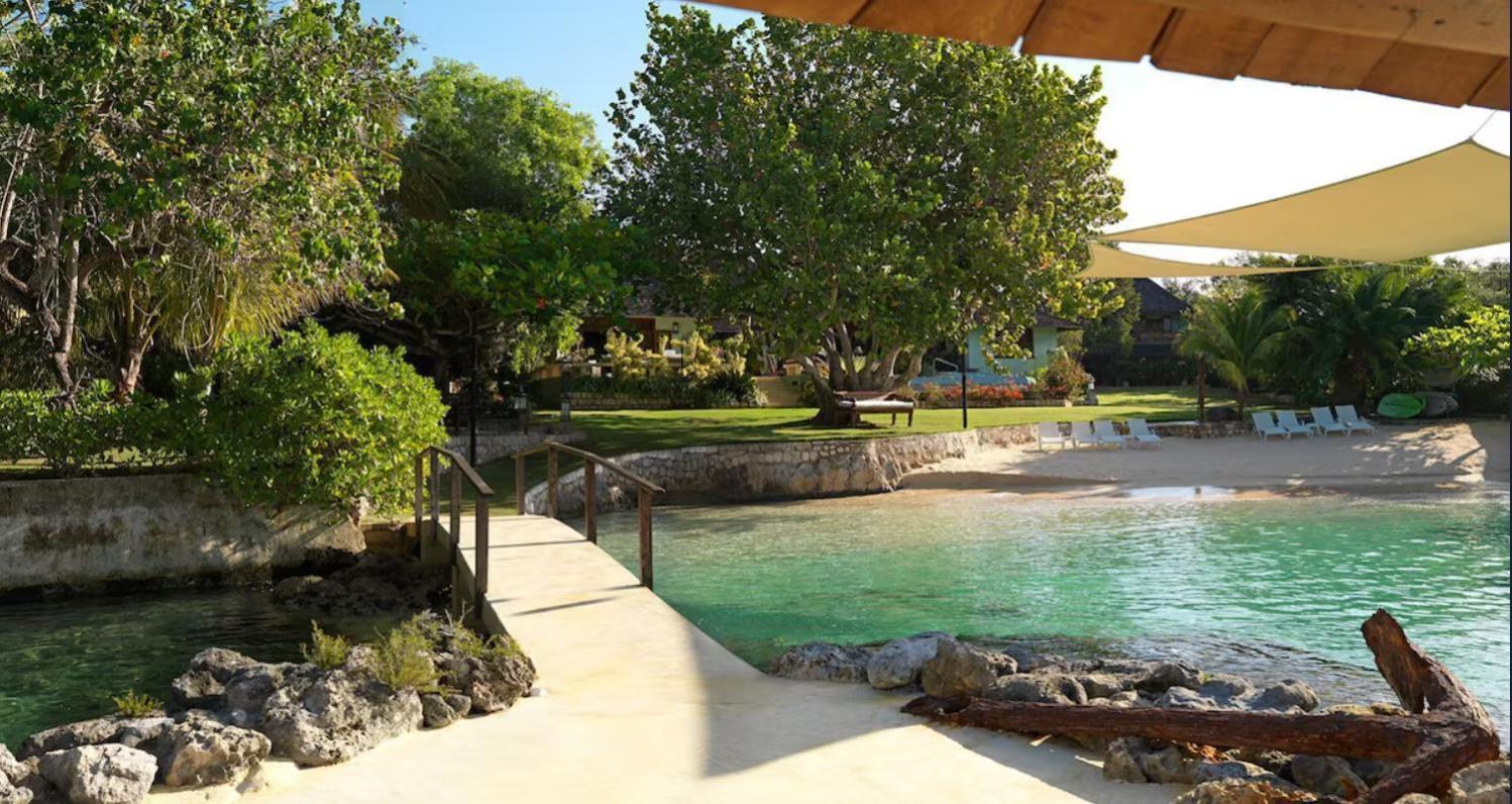 Amanoka Exclusive Villa With Private Beach & Gazebo Discovery Bay Exterior foto